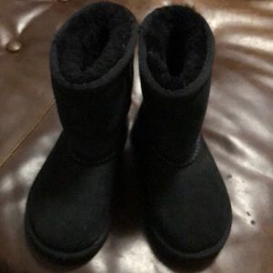 $60 LIKE NEW GIRLS TODDLER UGGS SZ 9
